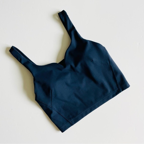 Lululemon SIZE 8 Wunder Sweetheart tank top in True Navy