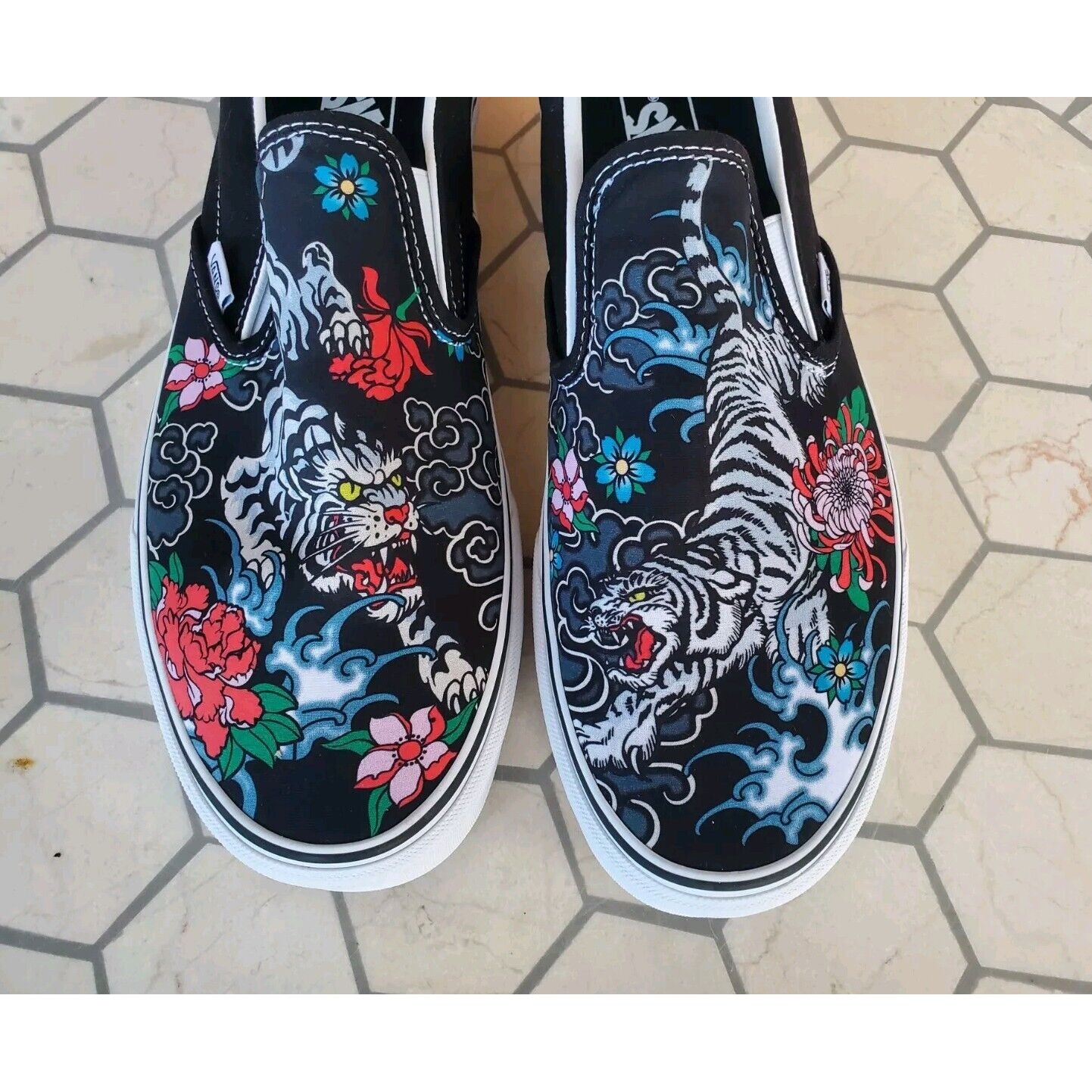 Vans Slip On Tiger Floral Women Sz 11 Skateboarding Casual Sneakers Rare Tattoo