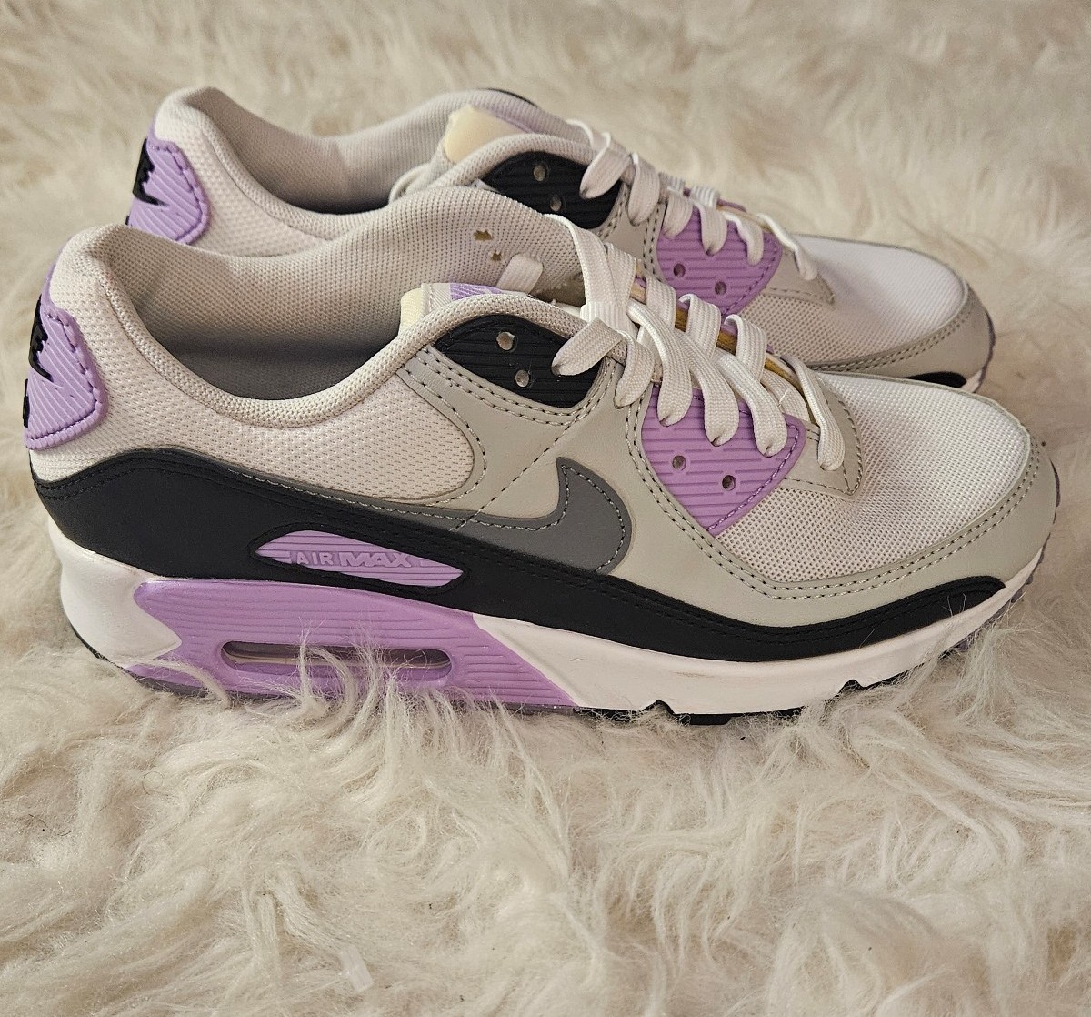 WOMEN’S NIKE AIR MAX 90 ' WHITE/LILAC/PHOTON ' SZ 7
