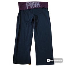 PINK Victoria’s Secret Black Yoga Capris Size Small with PINK Bling