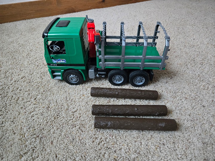 Bruder Man Log Hauler