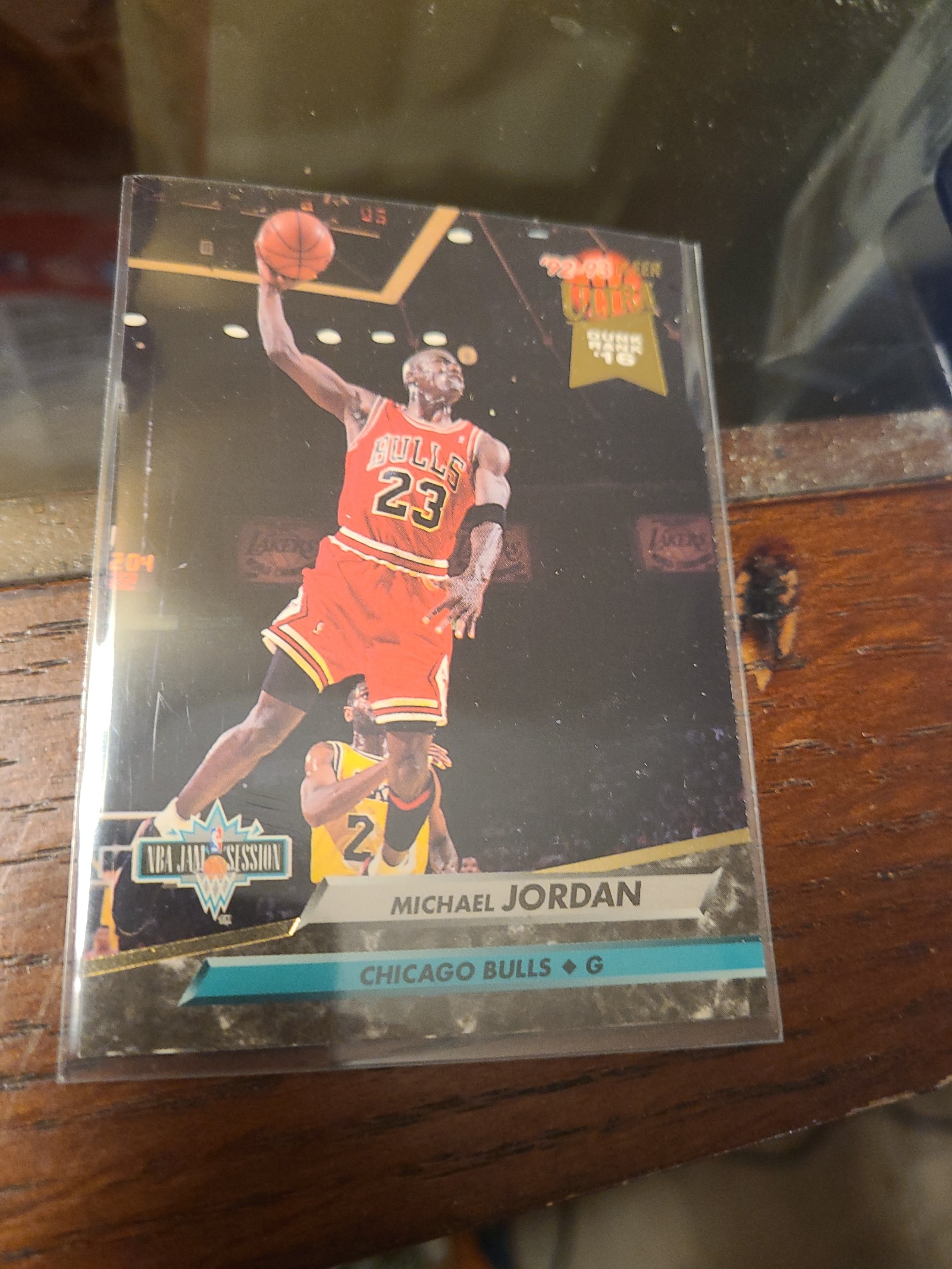 MICHAEL JORDAN DUNK MASTER #216 FLEER 93 (1993)