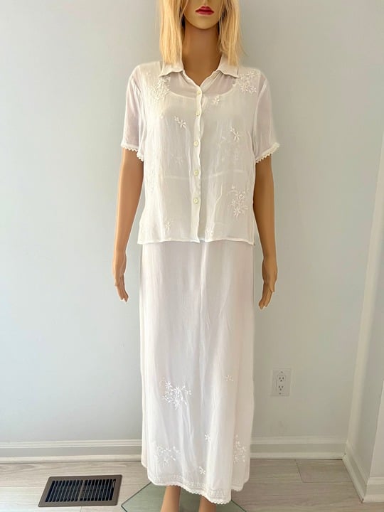 Amanda Smith white set