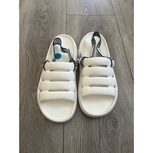 UGG sport Yeah slides very comfortable and lightweight