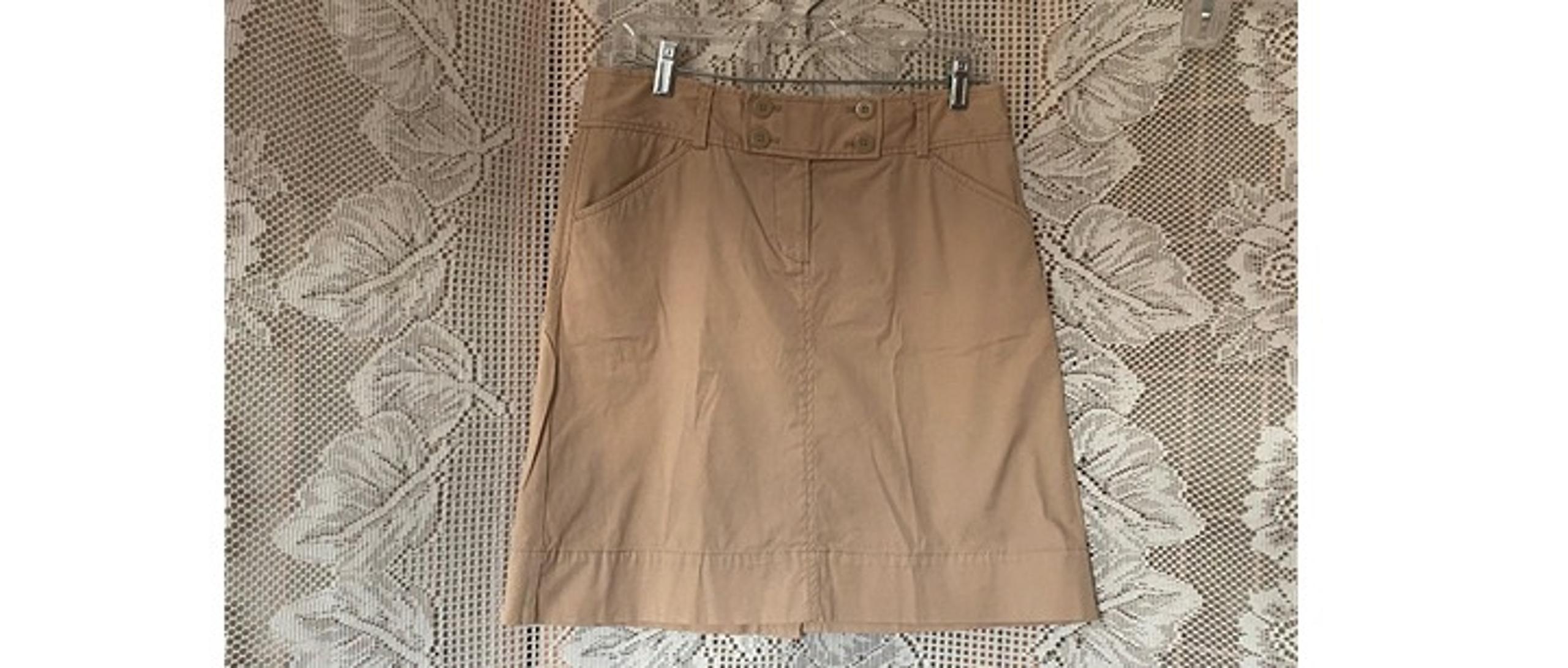 Skirt - Old Navy Khaki a-line Skirt size 6