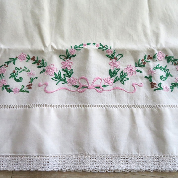 Vintage Hand Embroidered Crocheted Edge Pillowcase 1 Standard White Cotton