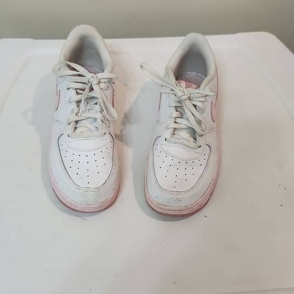 Kids Air Force 1 low Sneakers Size 3Y