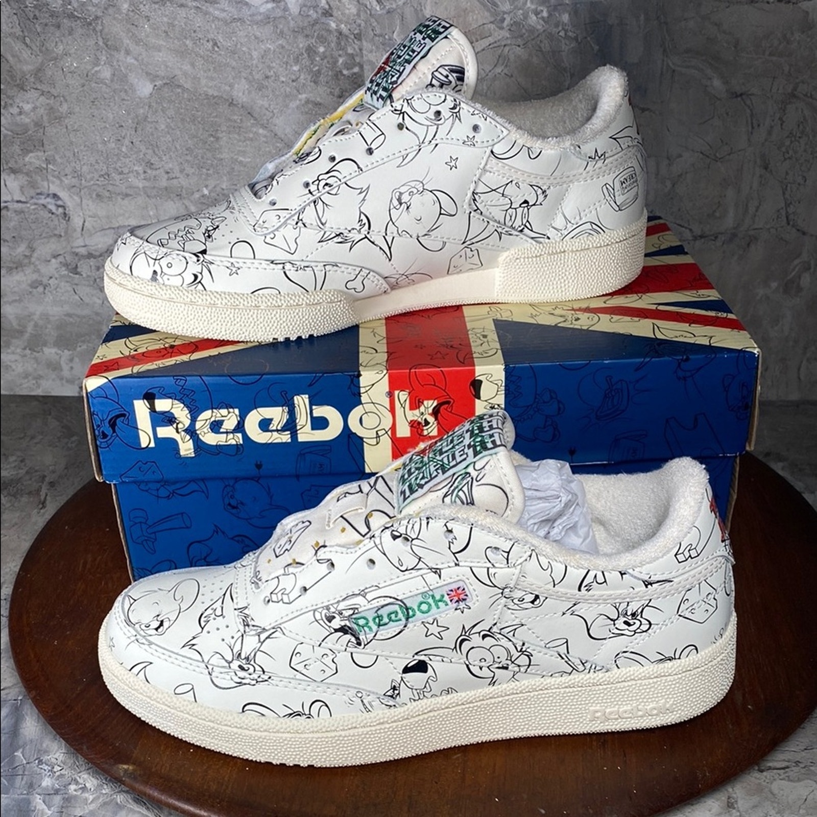 Reebok Club C 85 Tom & Jerry Unisex Size 7 Athletic Shoes