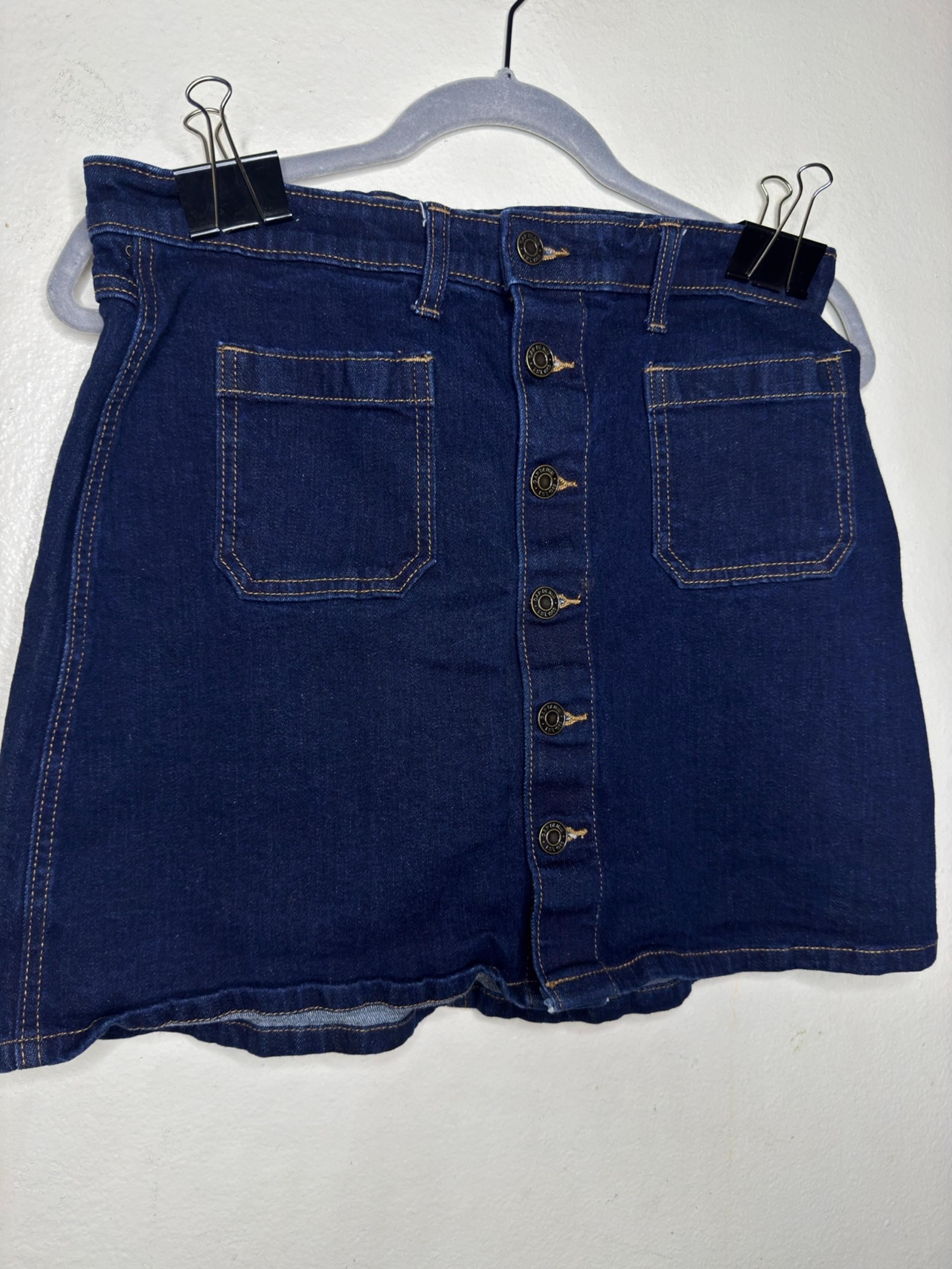 Denim Button Down Mini Skirt size 8/29 - Gap