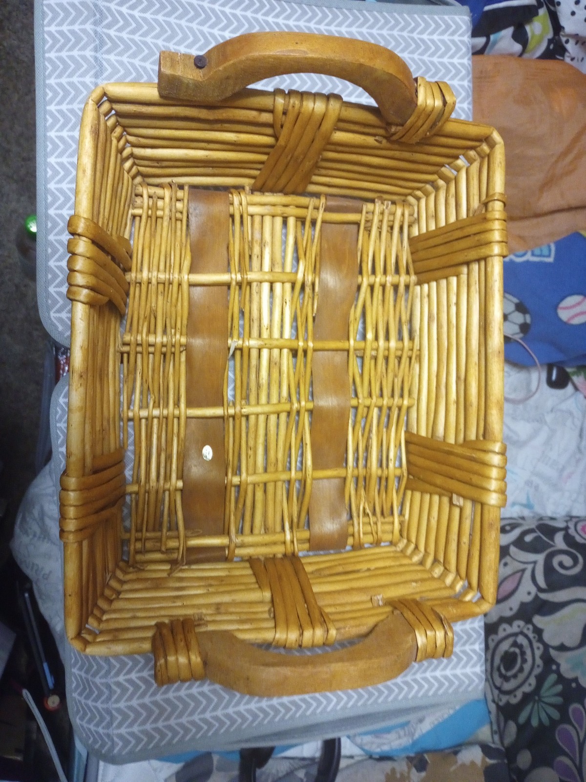 Wicker basket