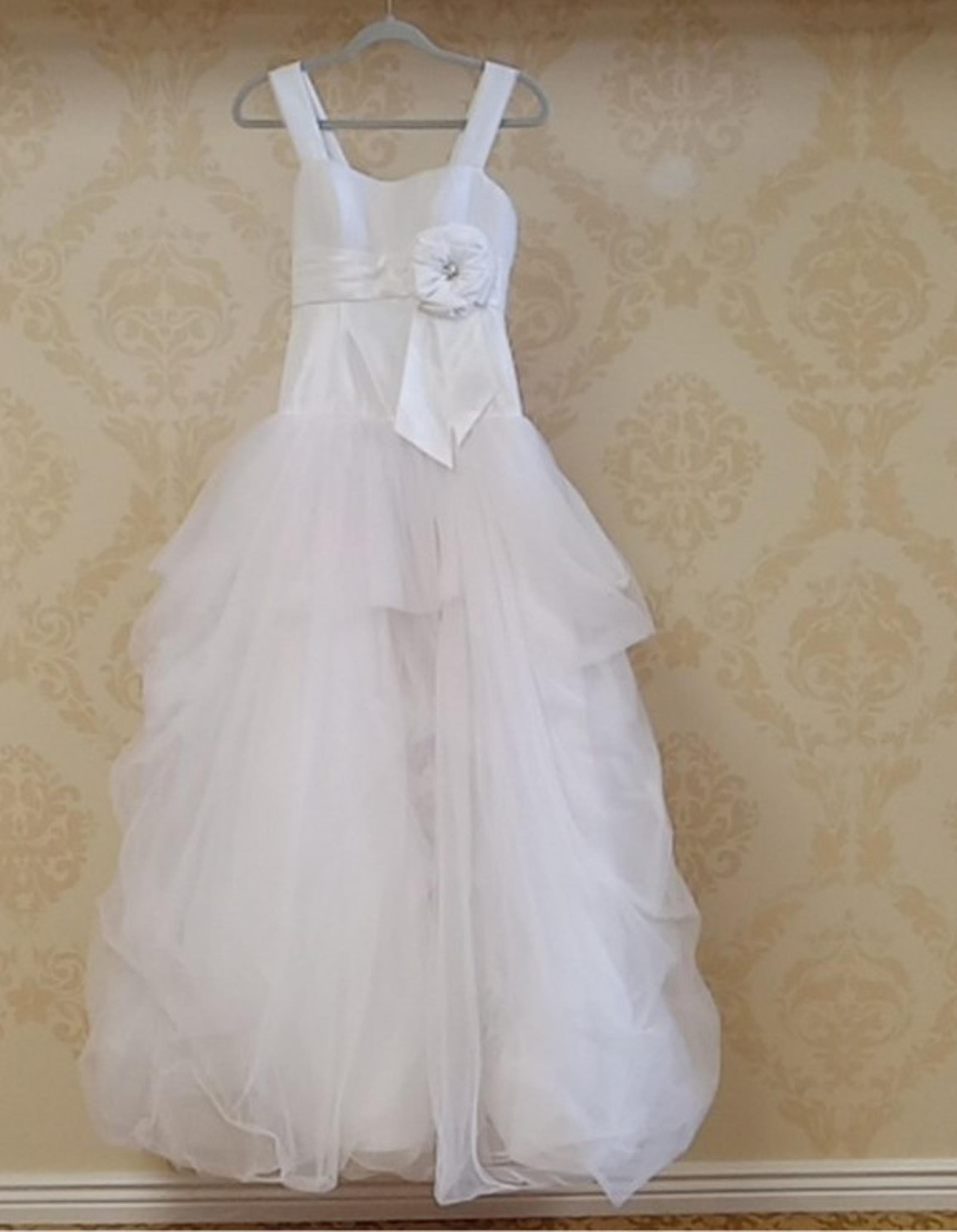 David's bridal Galina size 4 wedding Dress