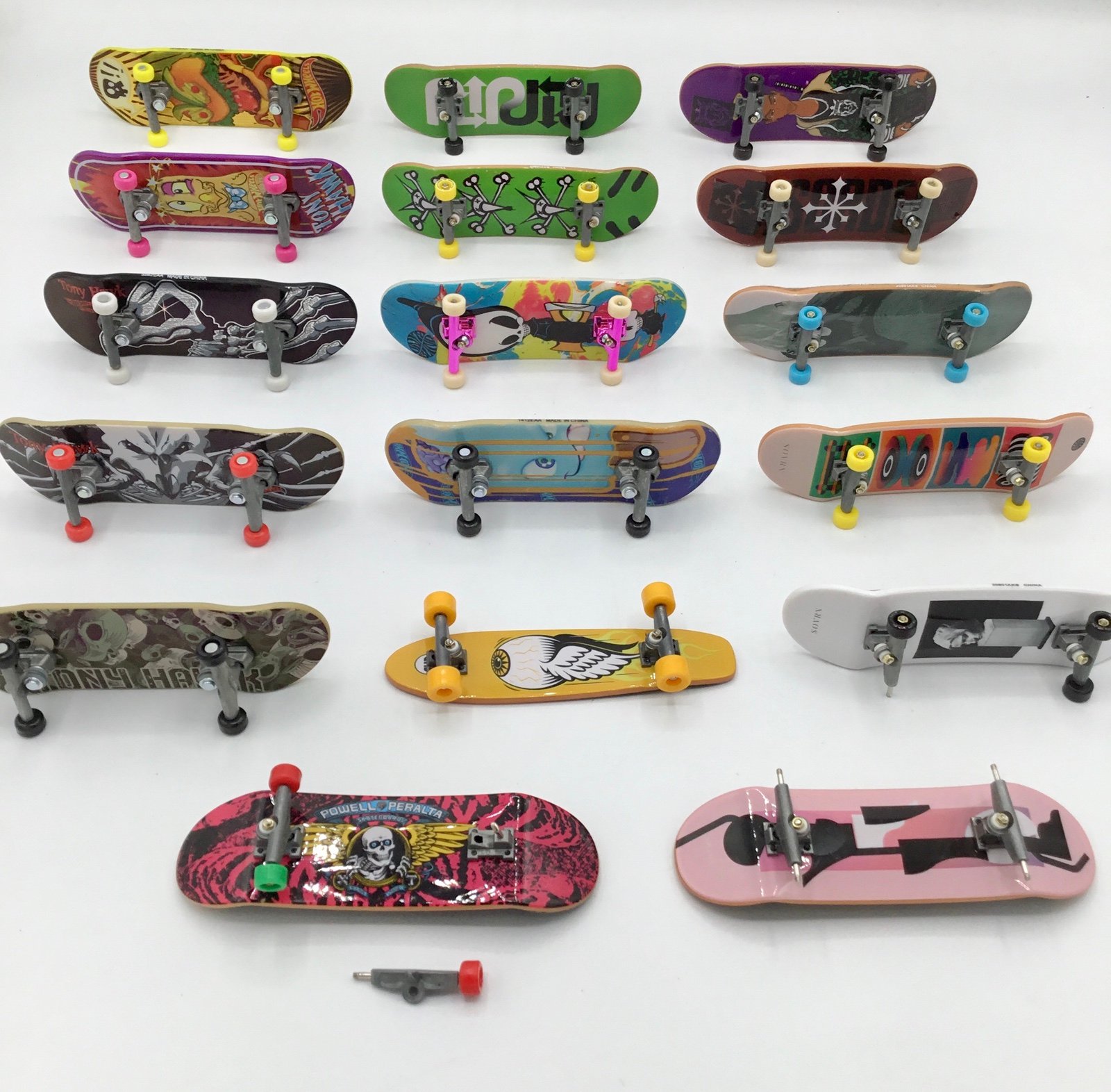 Lot of 17-Finger Skateboards-T. Hawk\Tech Deck\Ripndip\Sovrn\Finesse\GlowNdark