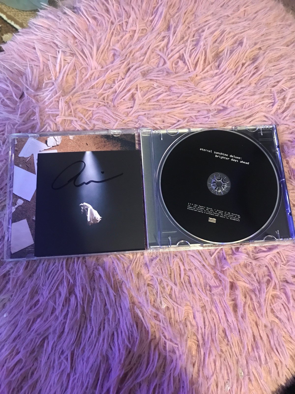 Signed ariana grande cd