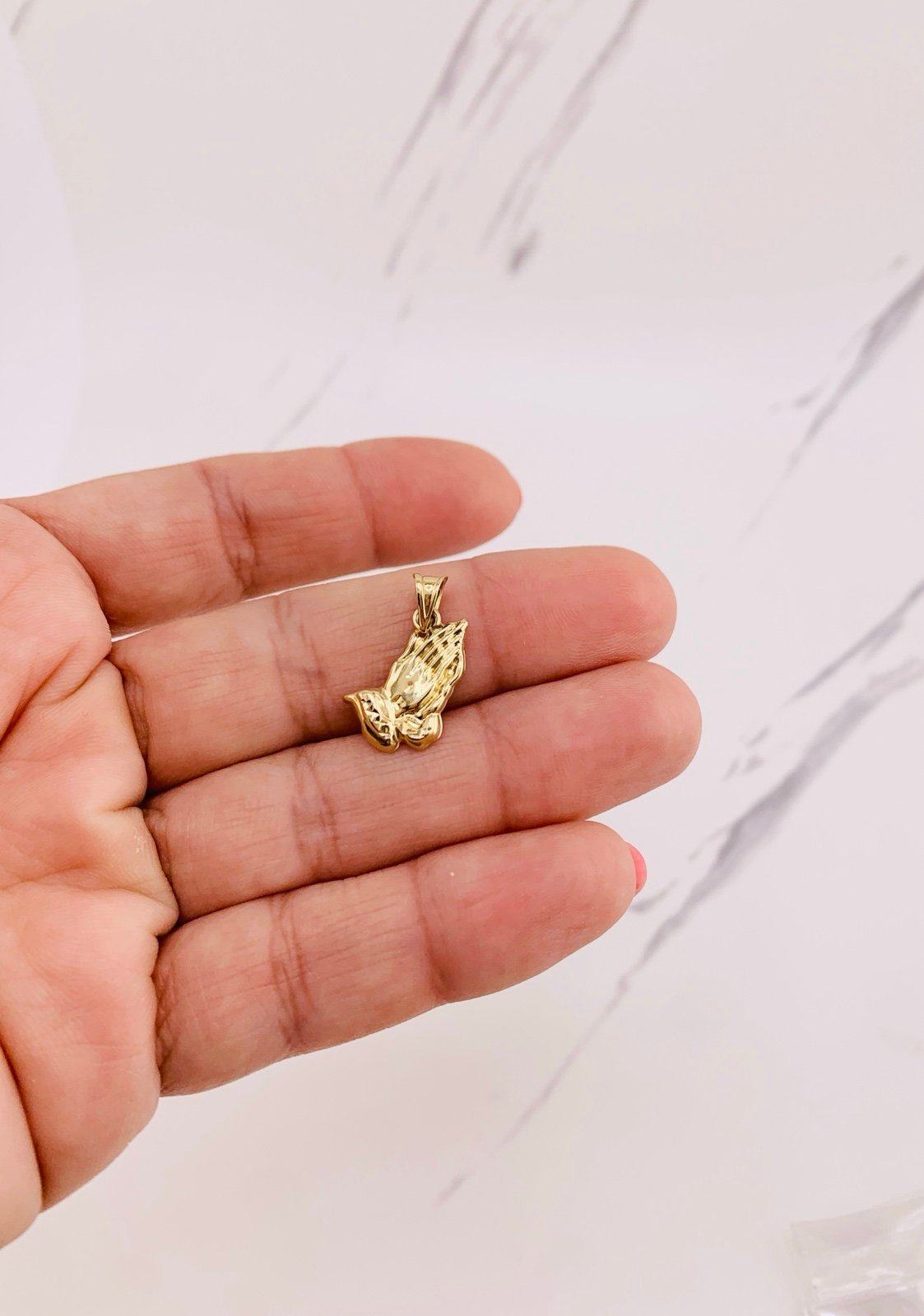 ❤️ 10k solid Gold pendant praying hands pendant