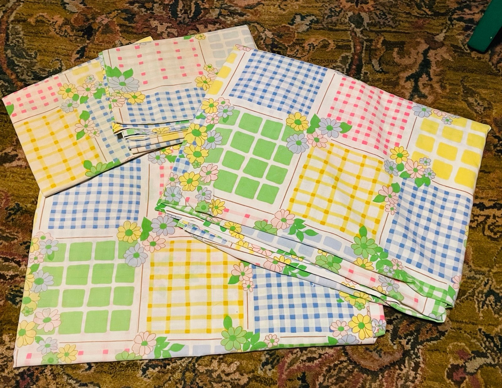 Vintage Cannon Monticello floral twin bedsheet set