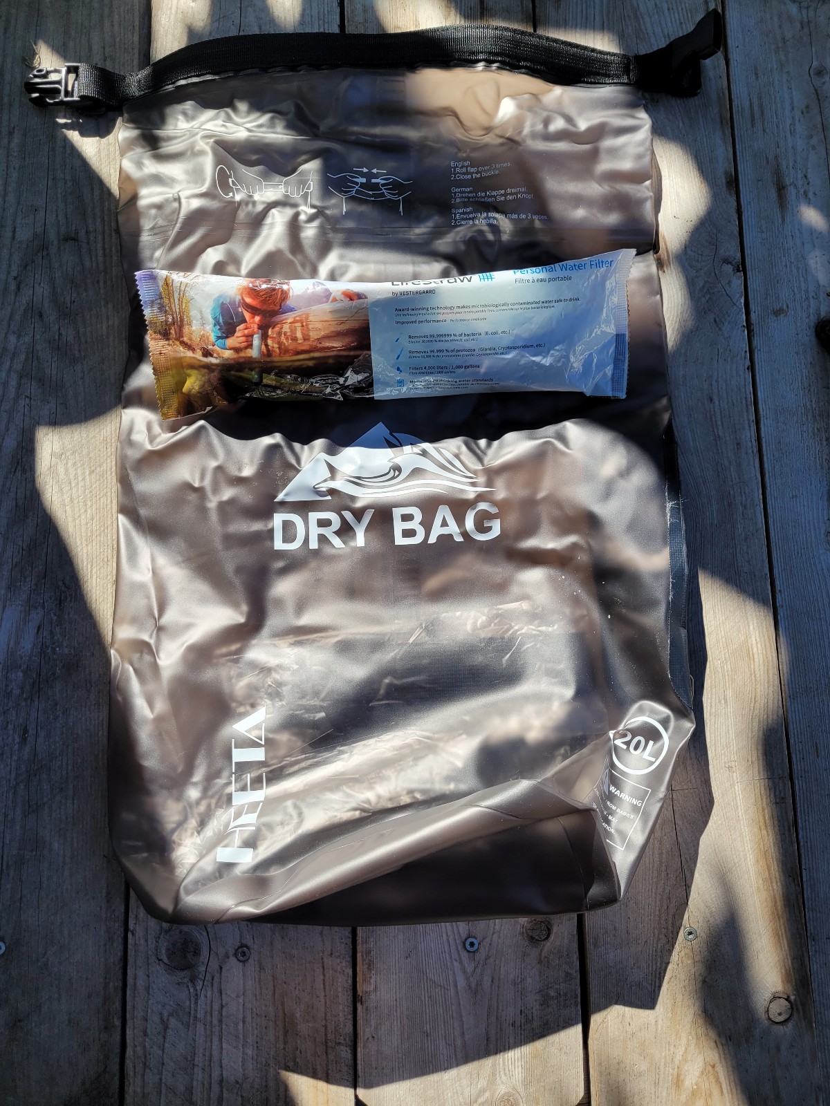 LifeStraw Personal Water Filter and Waterproof Dry Bag 20l capacity