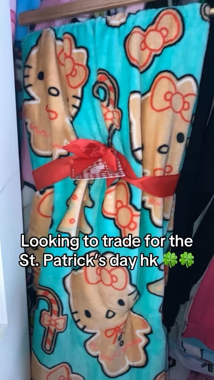 Silk hello kitty Christmas