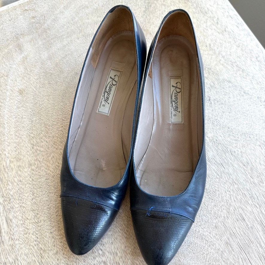 Rangoni Florence Leather Navy with Black Cap Toe Pumps 9 Vintage Italy 2” Heel