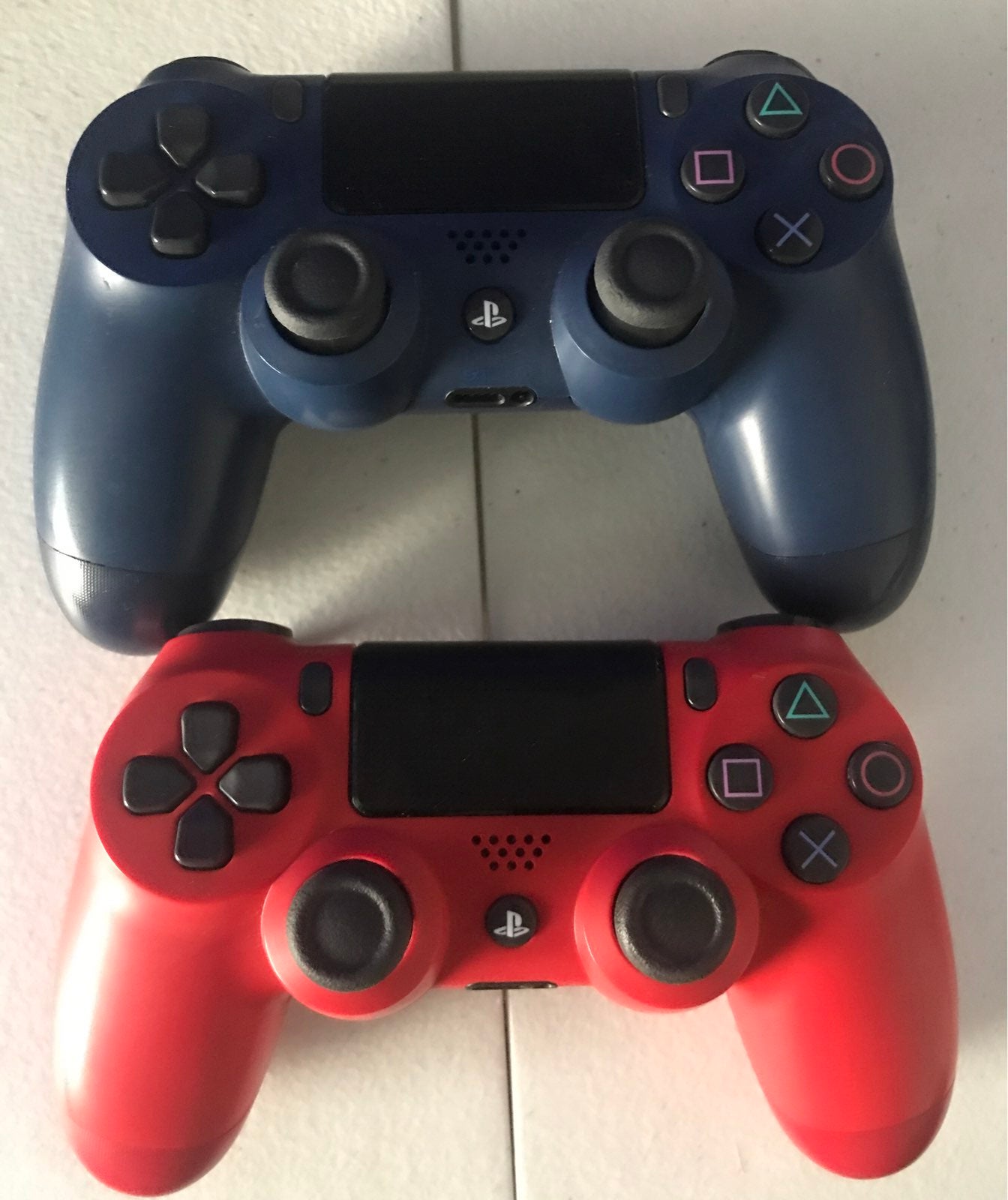 PS4 controllers