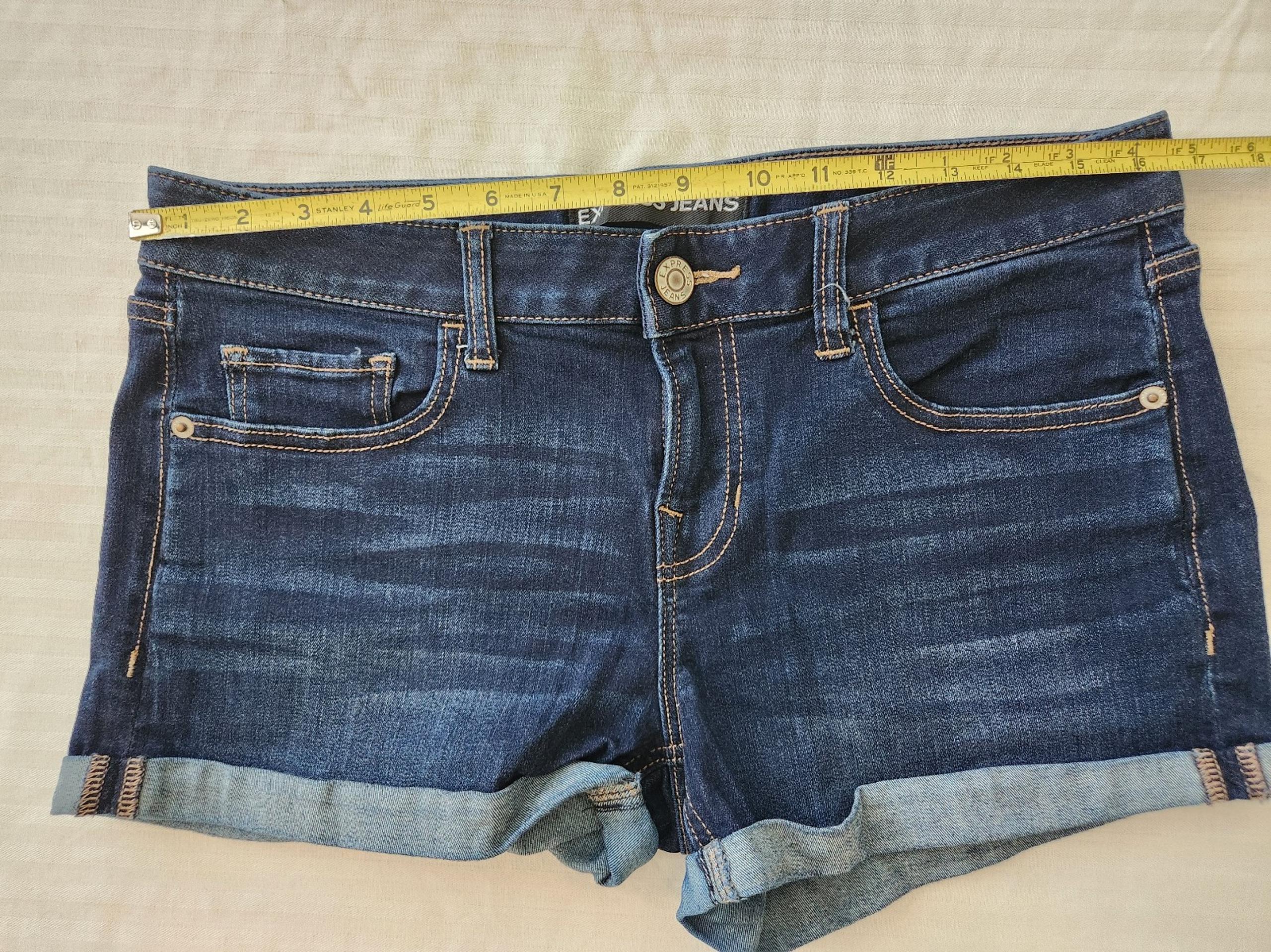 Women's Express Jean Shorts Size 6