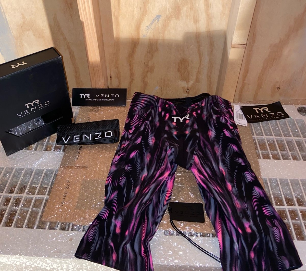 Sprinter TYR Venzo Steel Pink Genesis Jammer Tech Suit High End Size 34 NEW