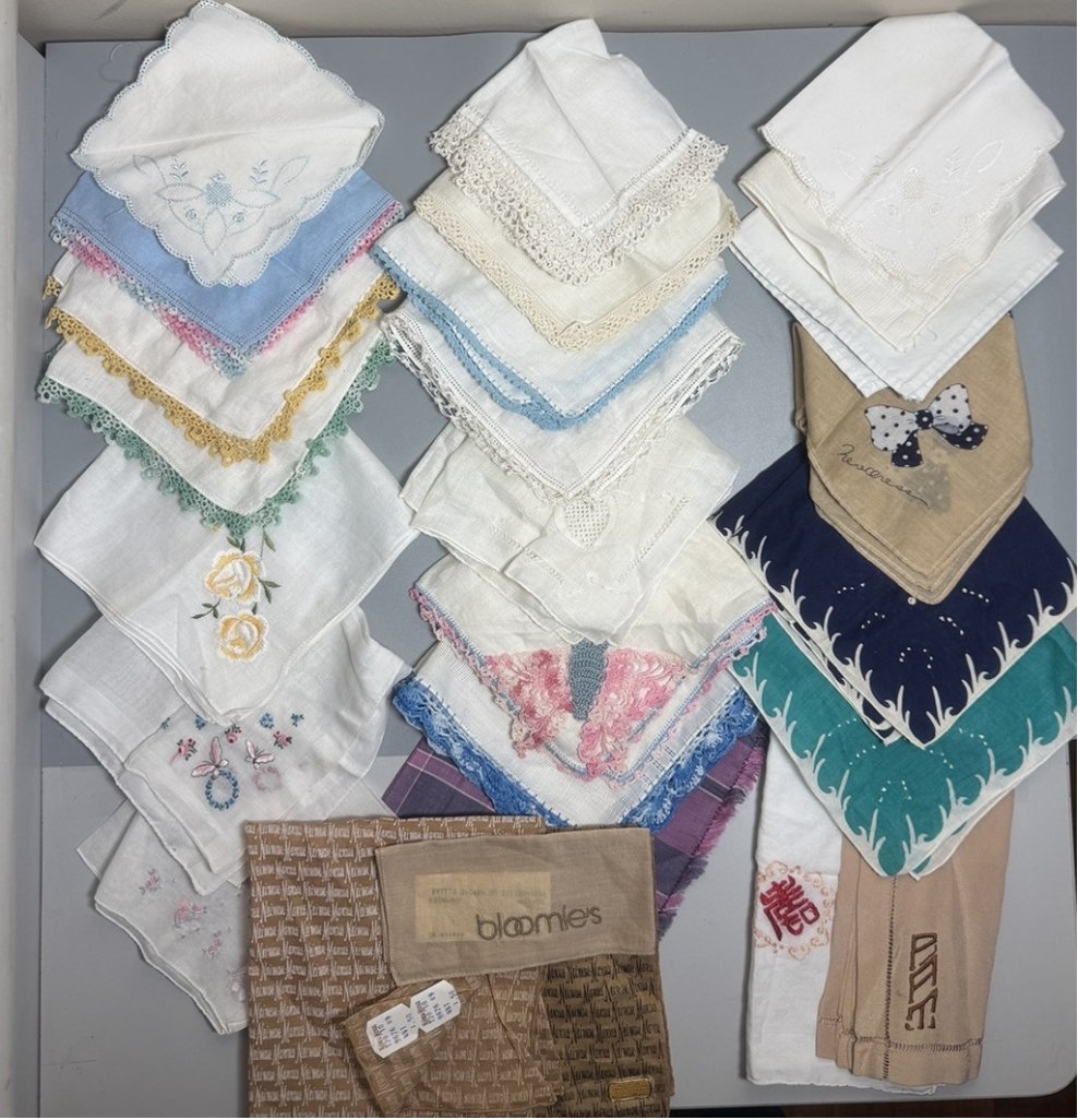 Vtg LOT OF 26 Floral, Bloomies, Neiman Marcus, Handkerchiefs Hankies Embroidery