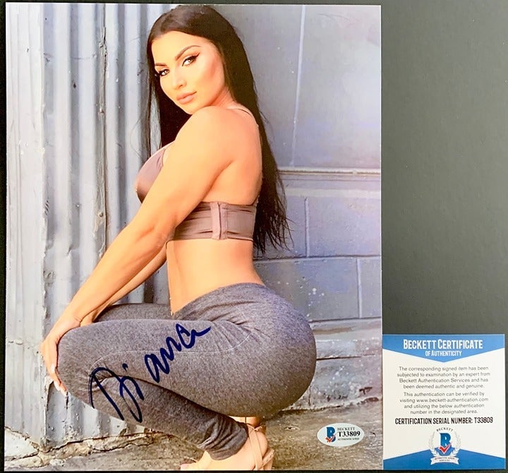 Diana Sparks Signed 8x10 Photo F Autograph Up Next Fighting Ring Girl BAS COA