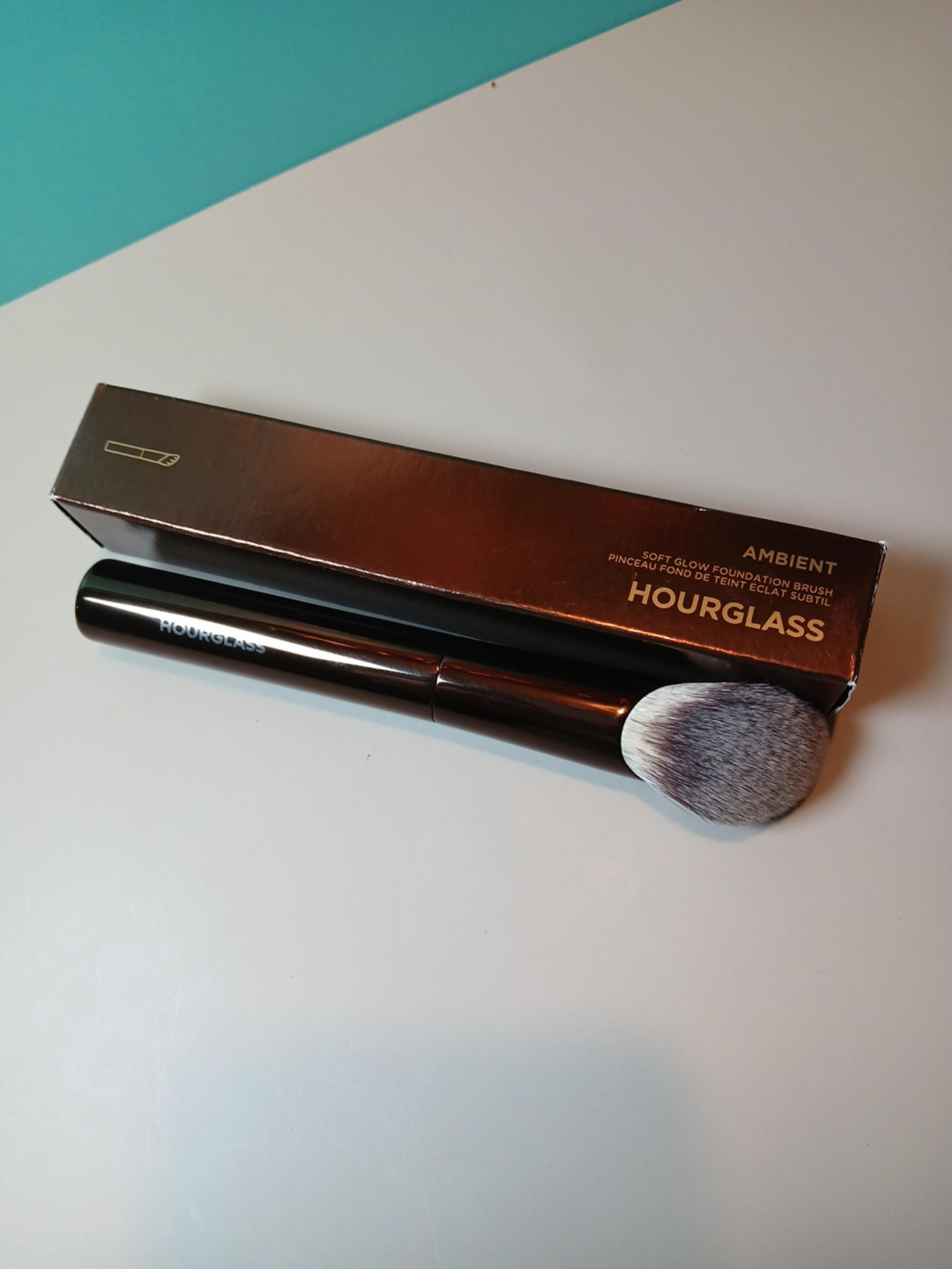 Hourglass ambient soft glow foundation brush