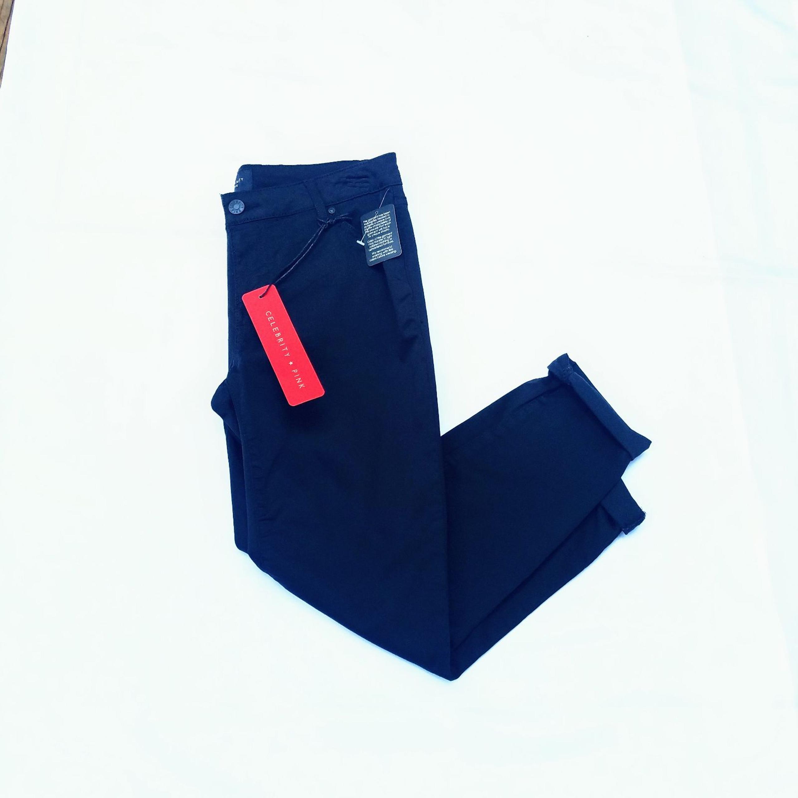 NWT Celebrity Pink crop black pants Sz 7