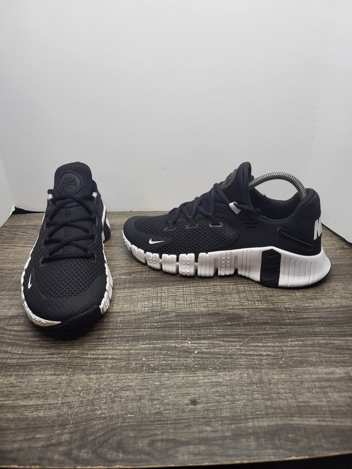 Nike Free Metcon 4 Womens Size 9 Black White Running Training Shoes Sneakers