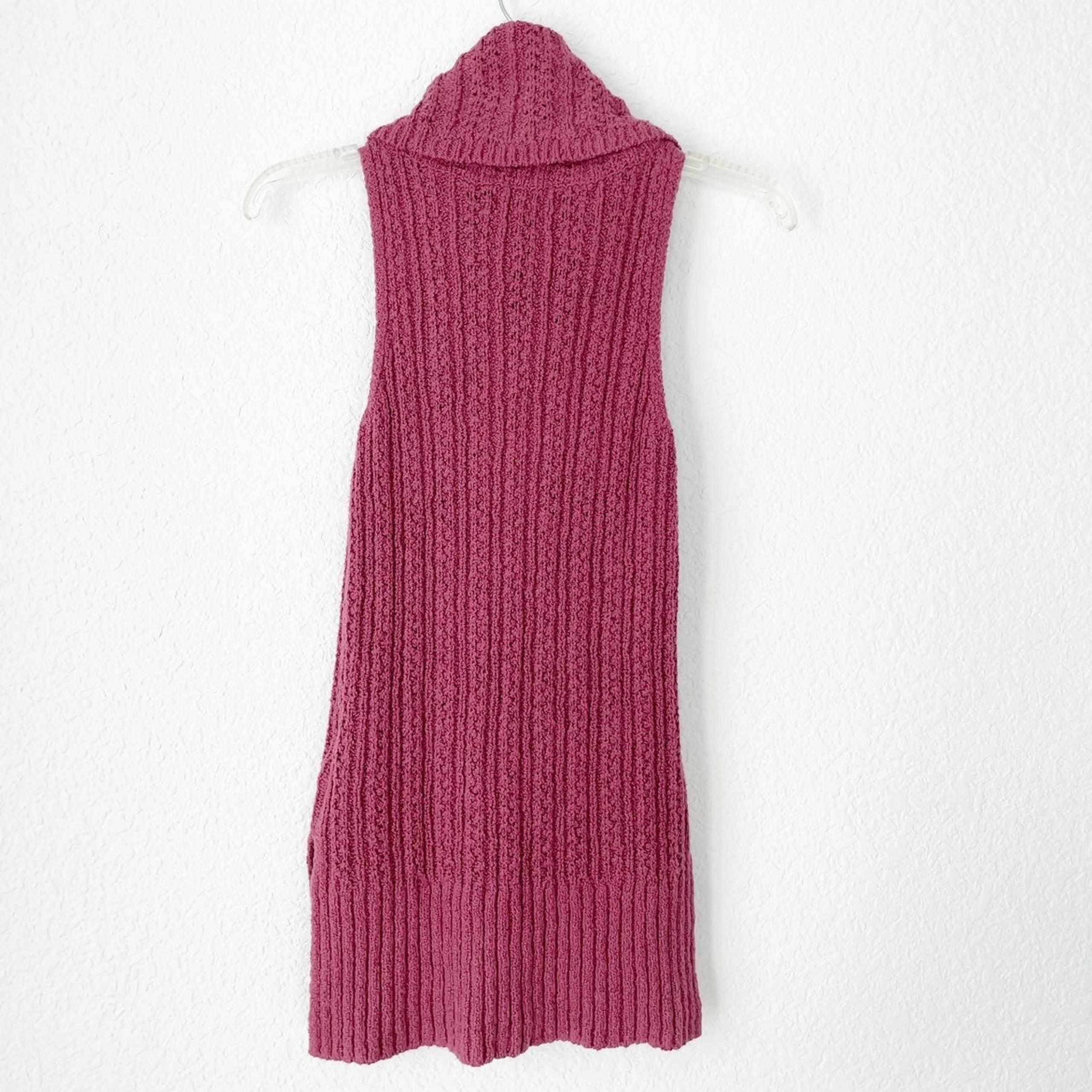 Hollister Sleeveless Knit Turtleneck
