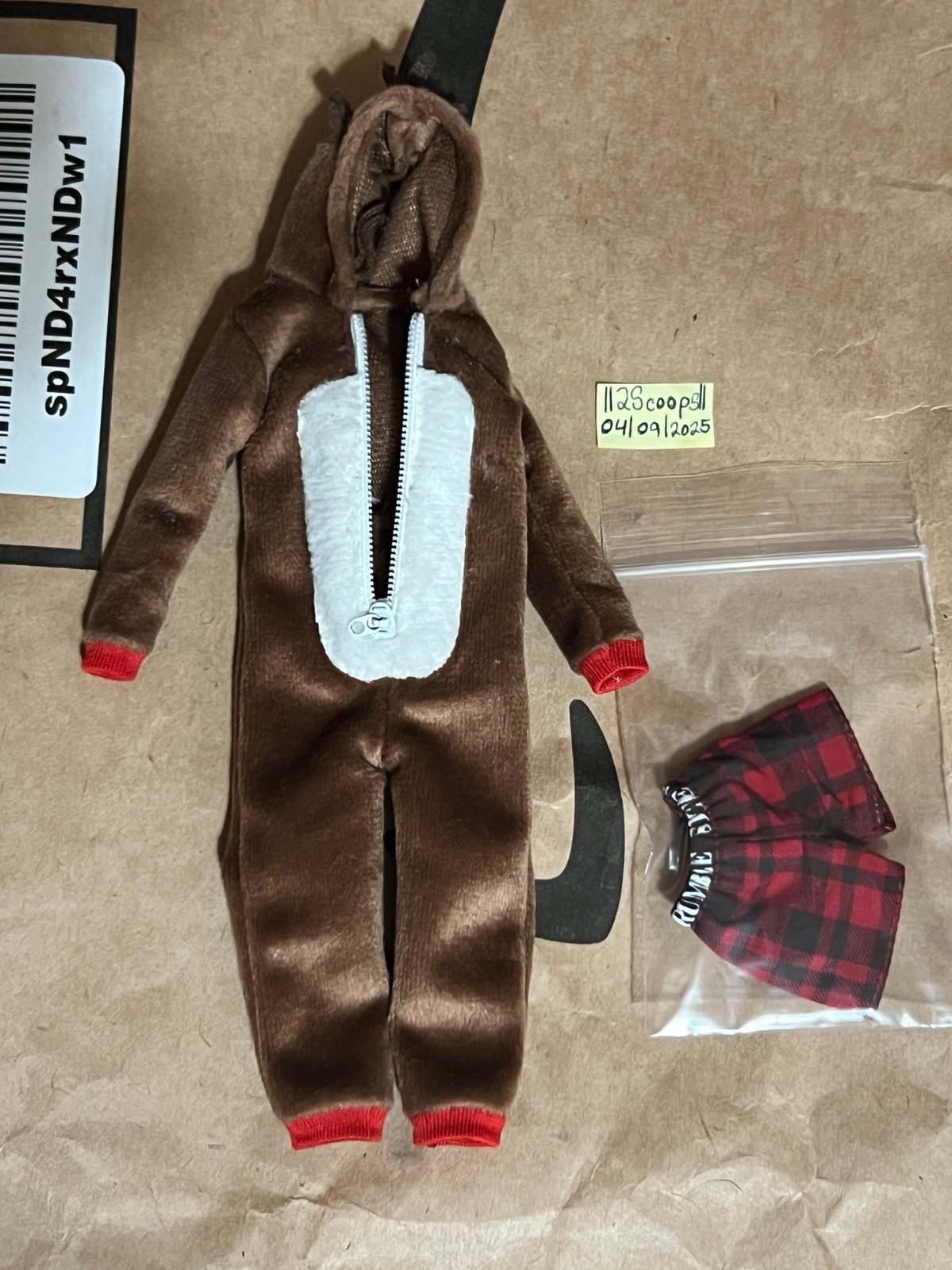 MEZCO Rumble Society Advent Calendar Cuzin Eddi Reindeer Onesie & Boxer Briefs