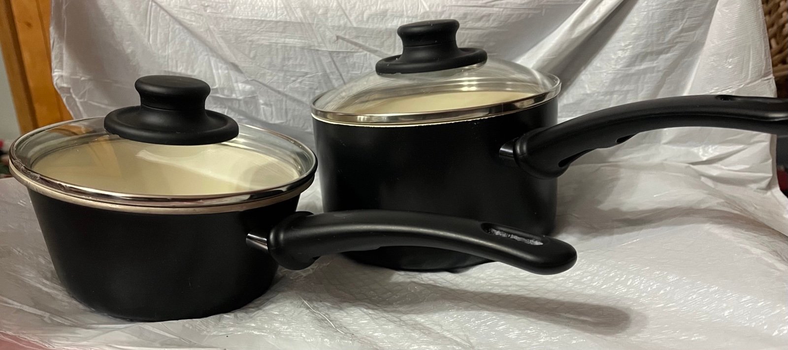 GreenPan2 & 3 Qt Ceramic Sauce Pan Set W/Lids. Black Outside, Cream Inside.