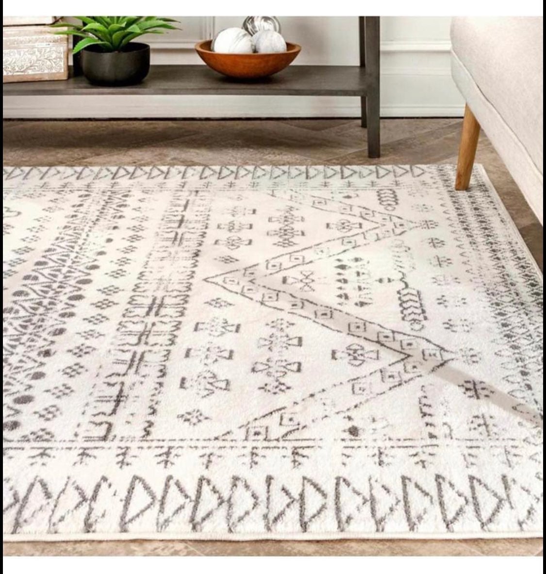 Area rug 8'9 x12' (N154)