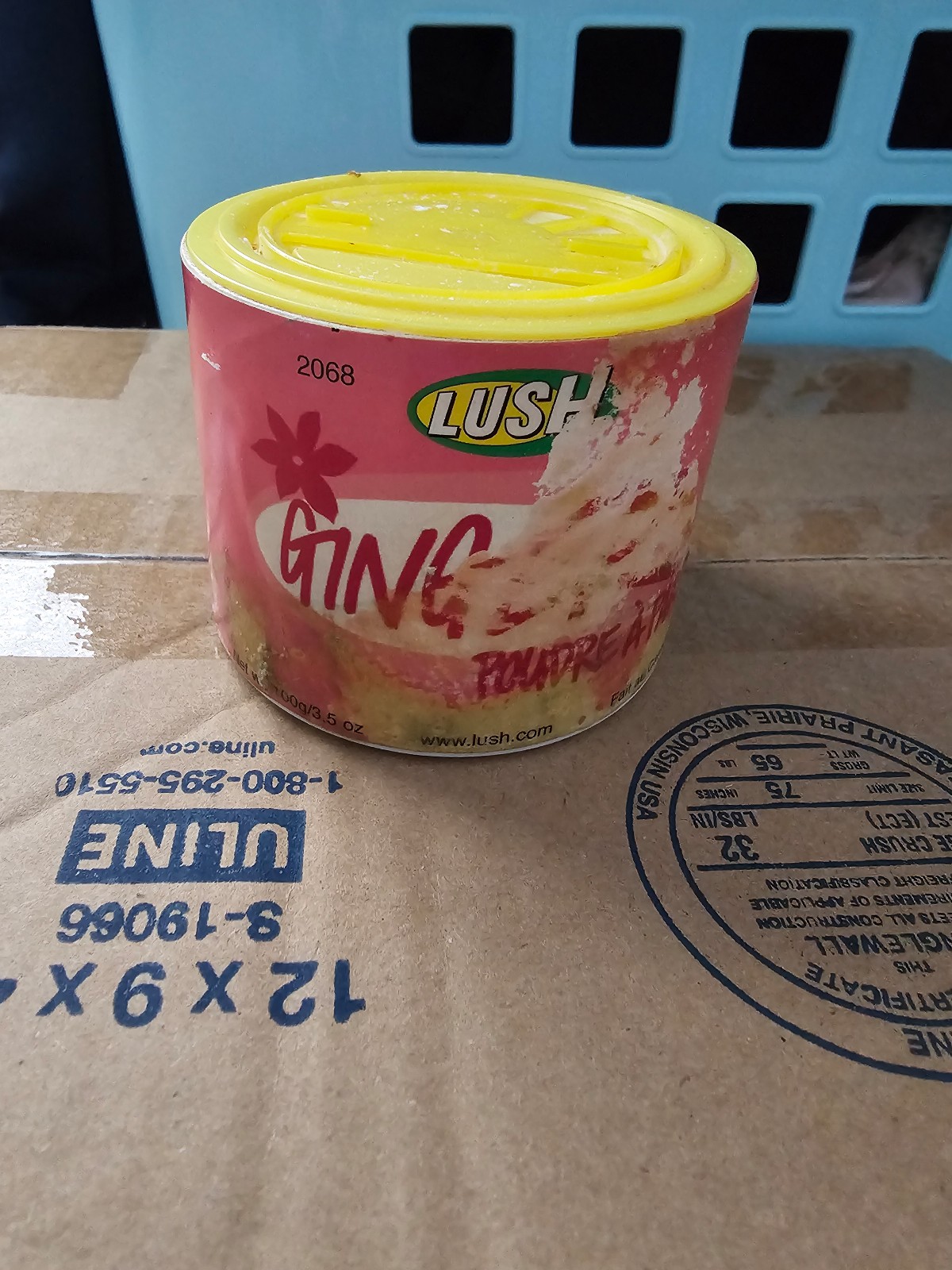 Lush ginger dusting powder