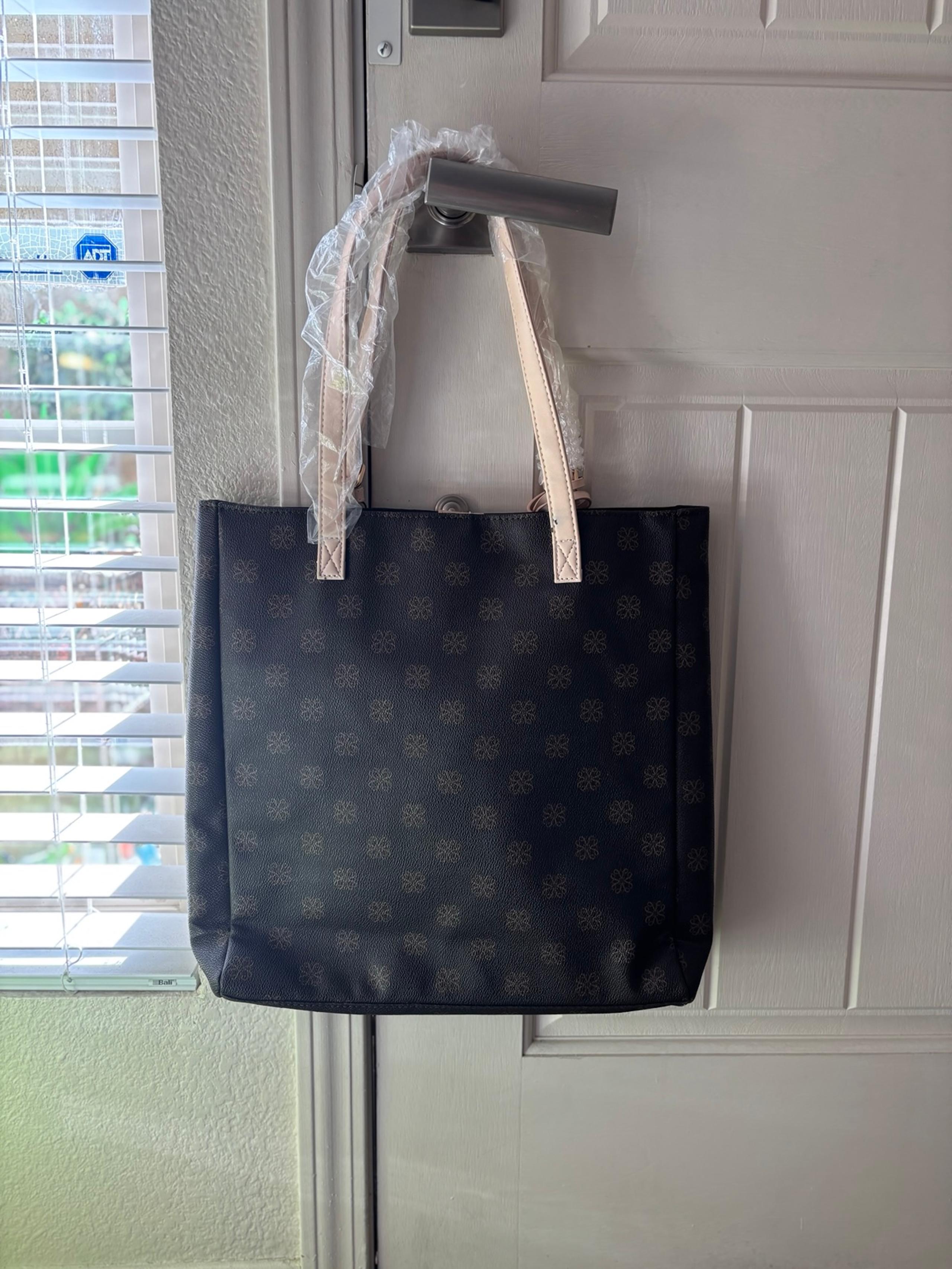 Vera Wang Simply Vera Tote