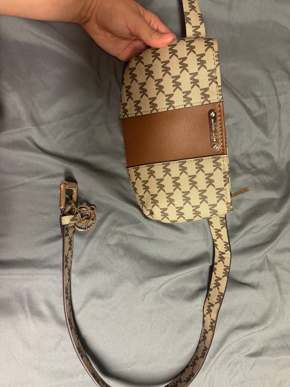 Micheal Kors size bag