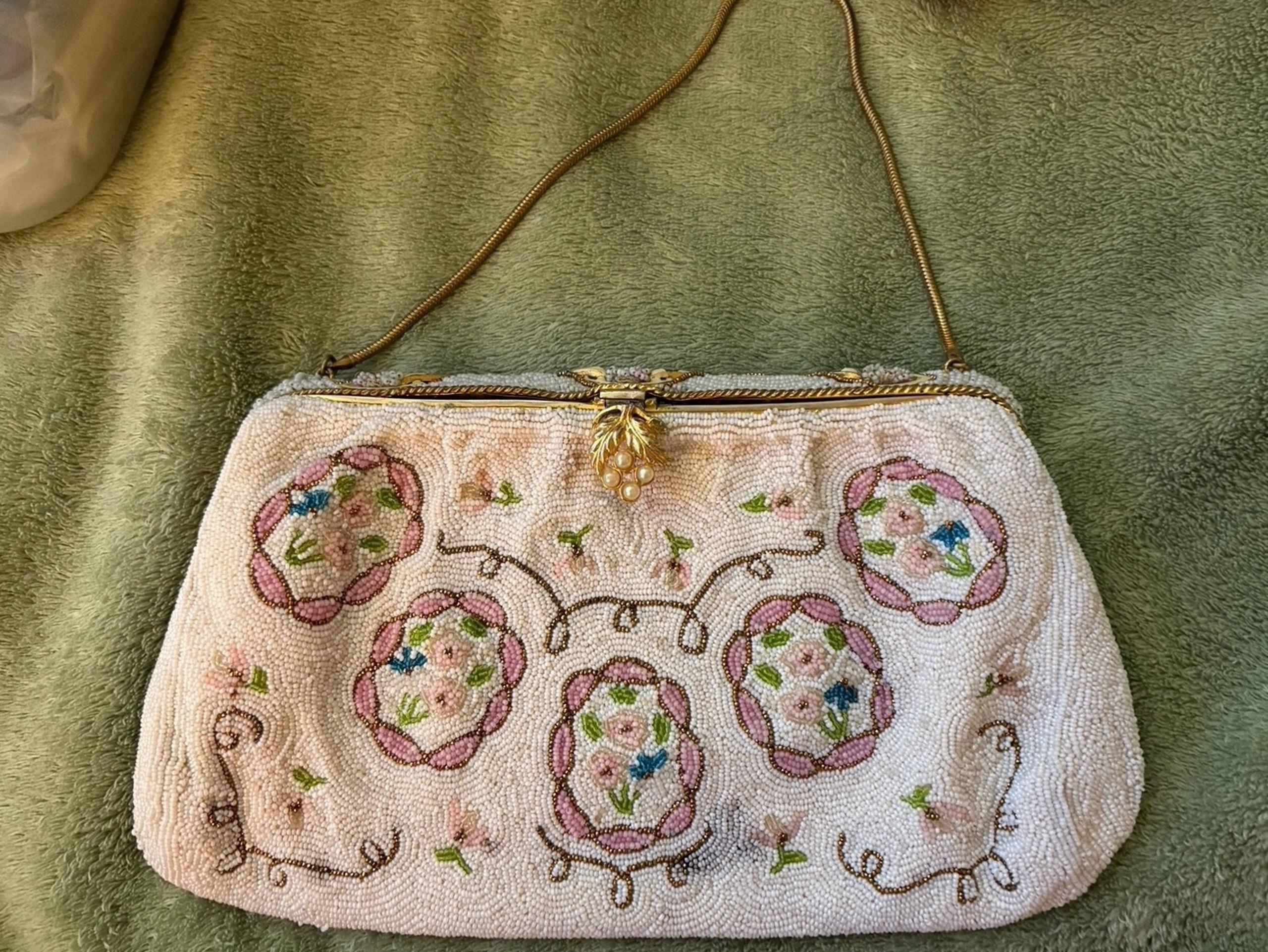 Vintage Walborg floral design glass beaded purse
