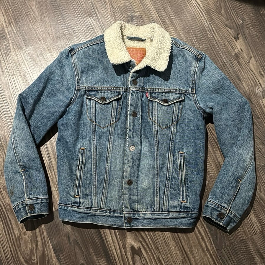 Levi's Sherpa lined trucker jacket