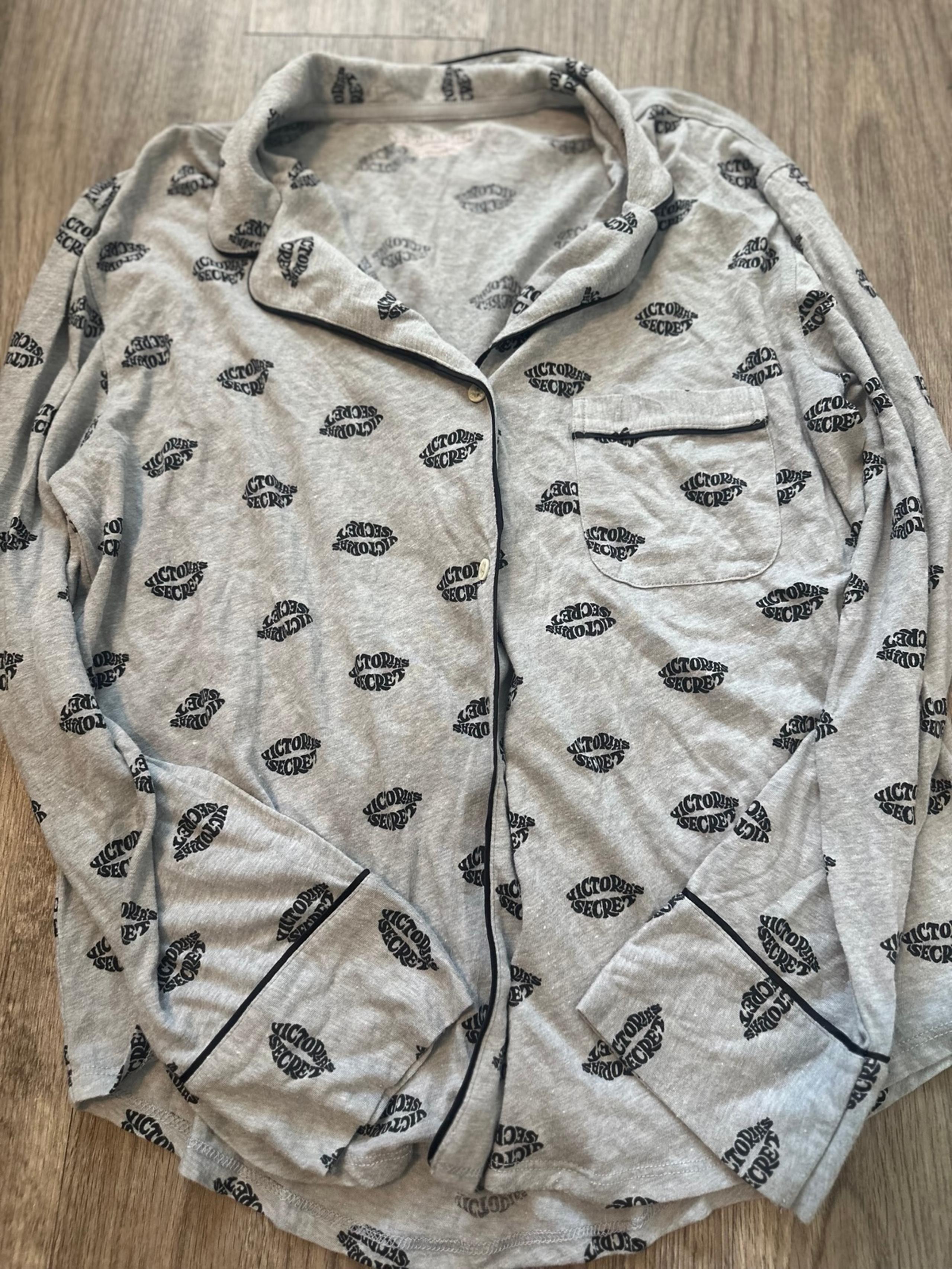VICTORIA SECRET WOMEN CASUAL LOUNGE LIPS PJS SLEEP SHIRT TOP SOFT SMALL S
