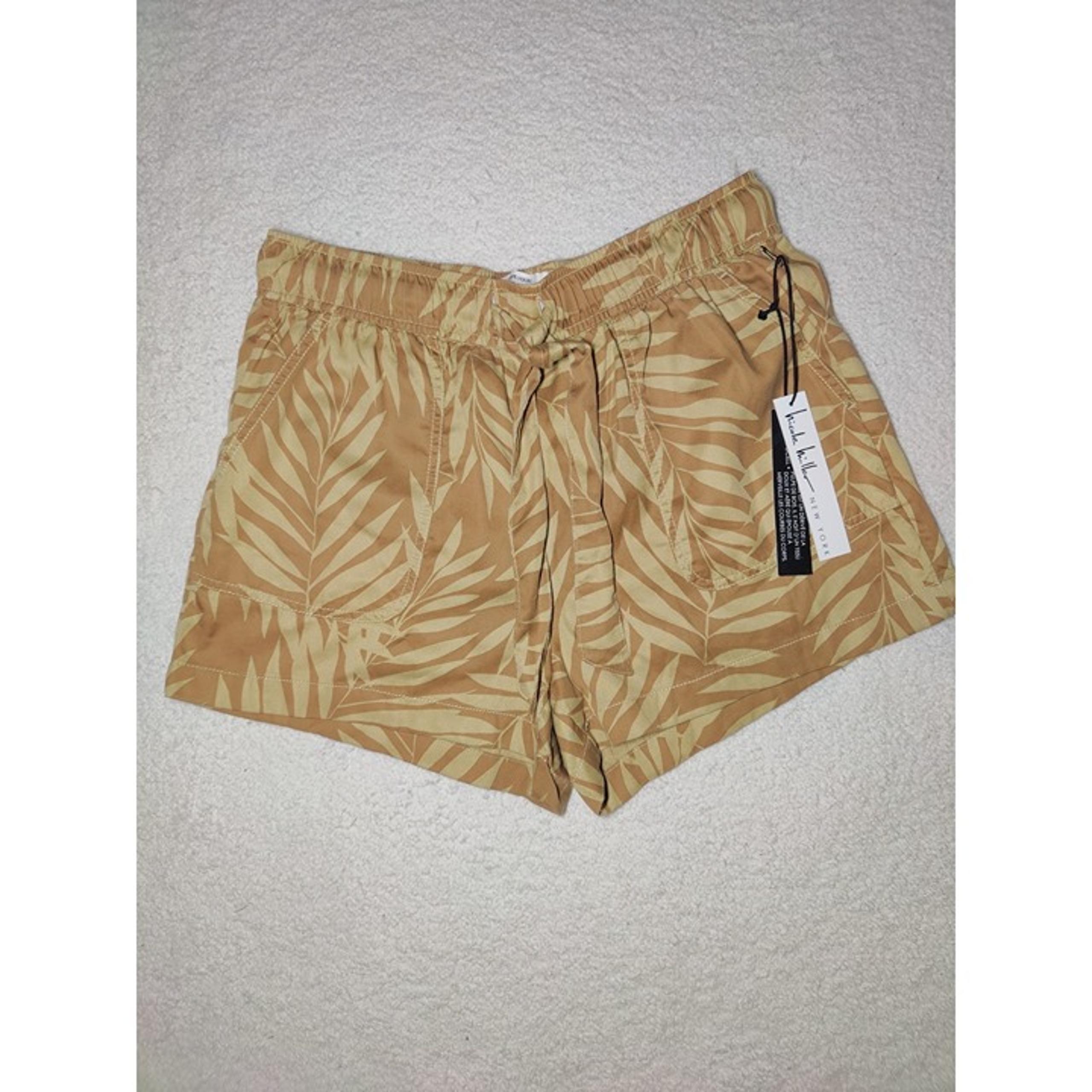 Nicole Miller Brown Pull-On Leaf Print Patch Pocket Shorts L NWT Inseam 3"