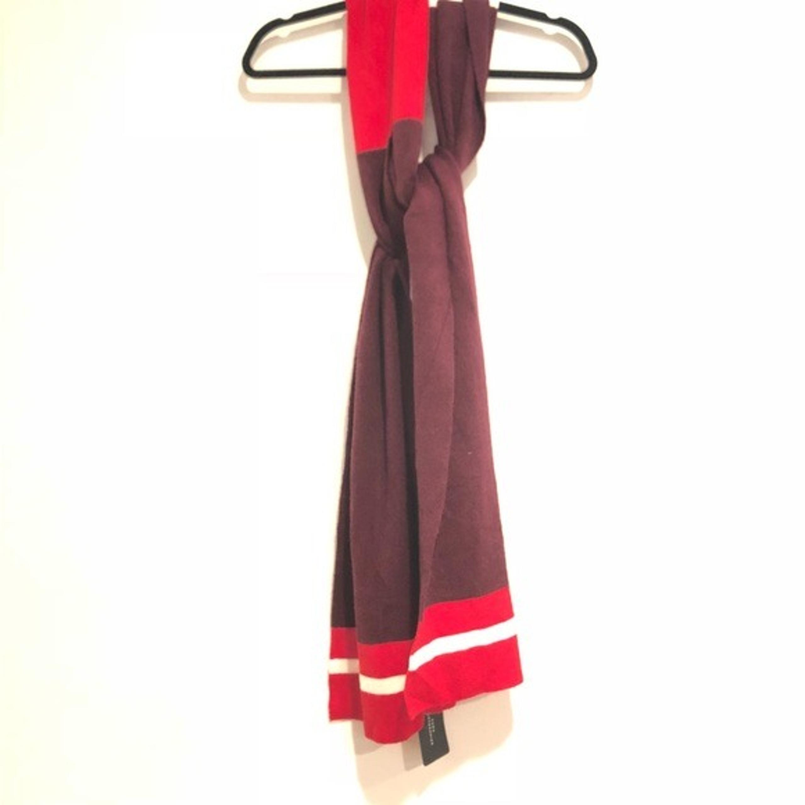 Rare Zara size medium scarf burgandy and