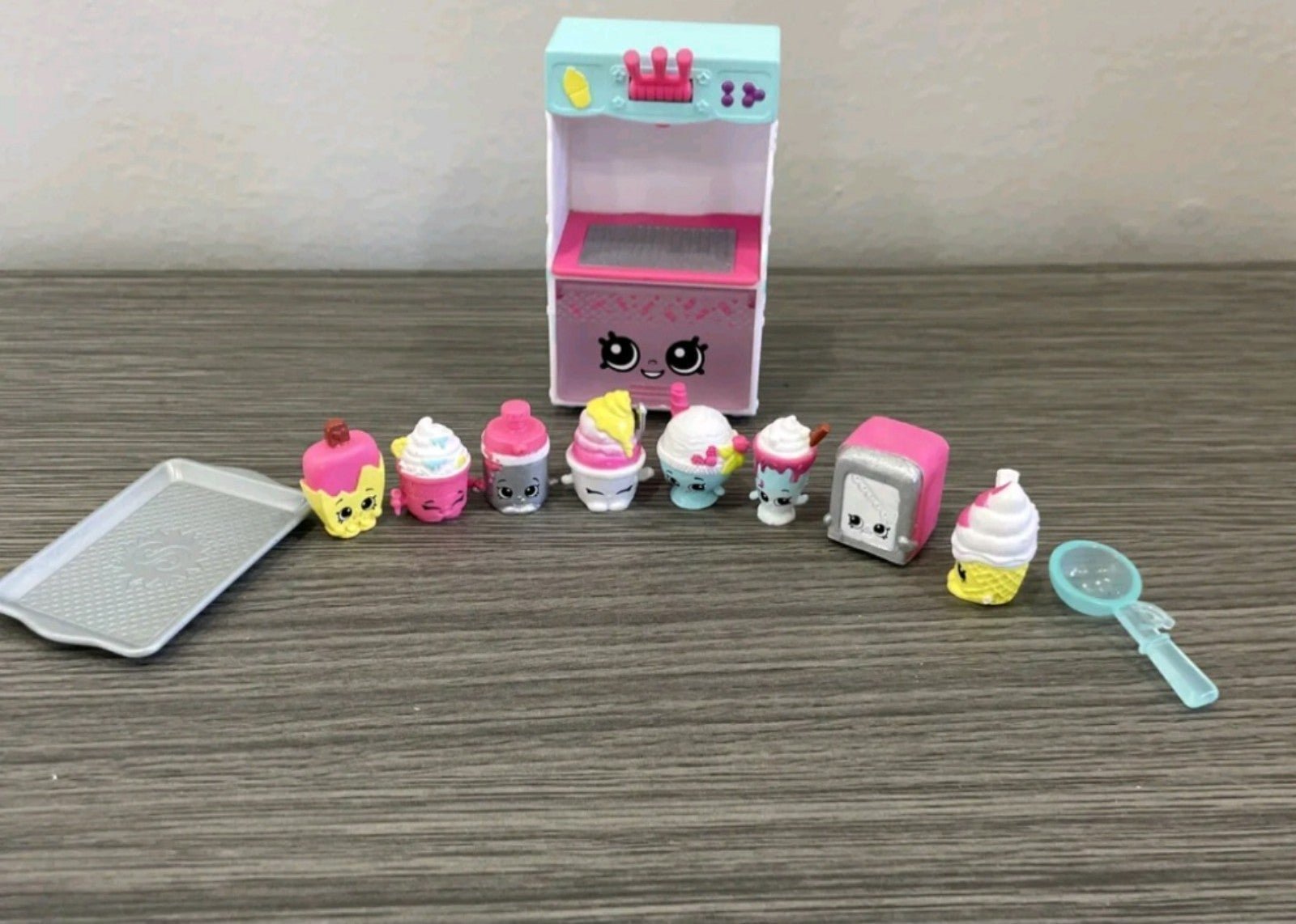 Shopkins Food Themed Pack Cool N Creamy with 8 Exclusive Figures