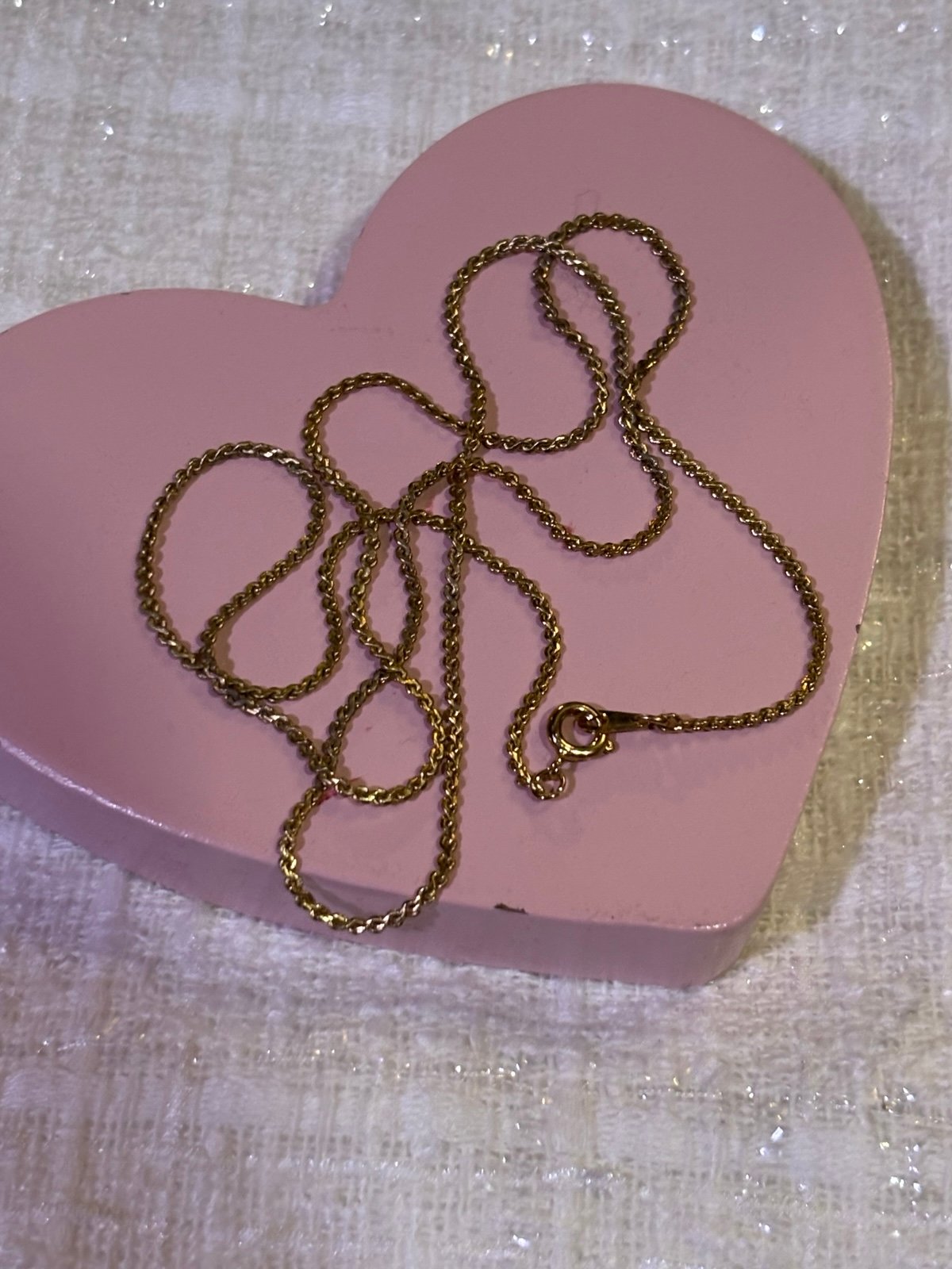 14K Italy Solid Gold Herringbone Chain Necklace. Vintage. Real gold.