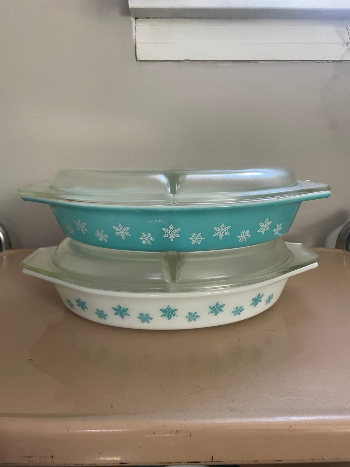 Pyrex Snowflake Divided Dishes Set of Two w/ Lids