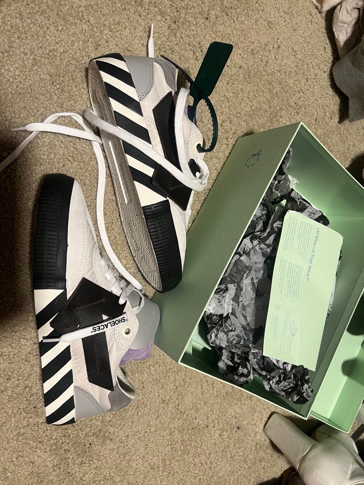 Off-White vulcanized sneaker