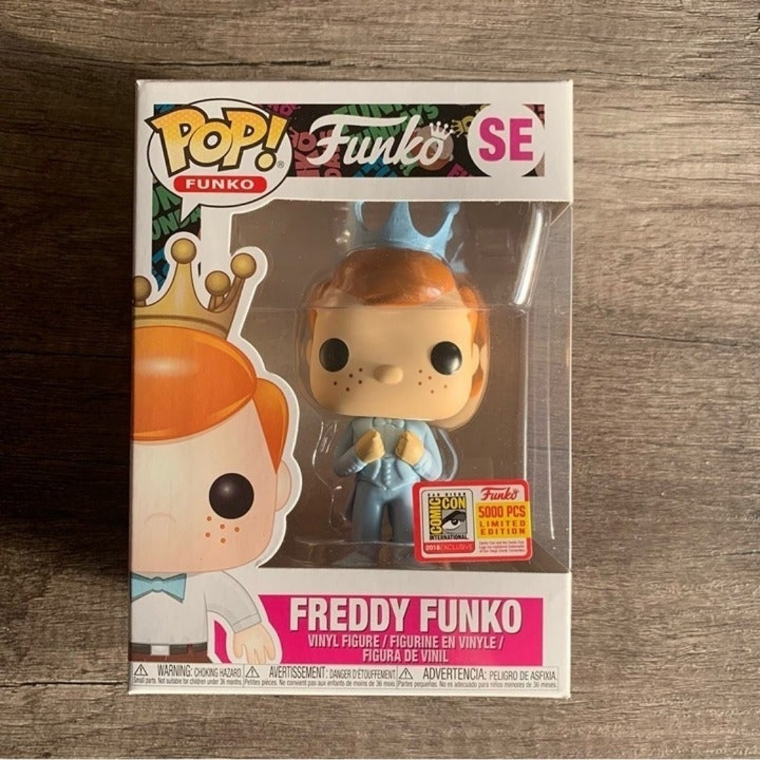 Freddy Funko dumb and dumber blue tuxedo suit
