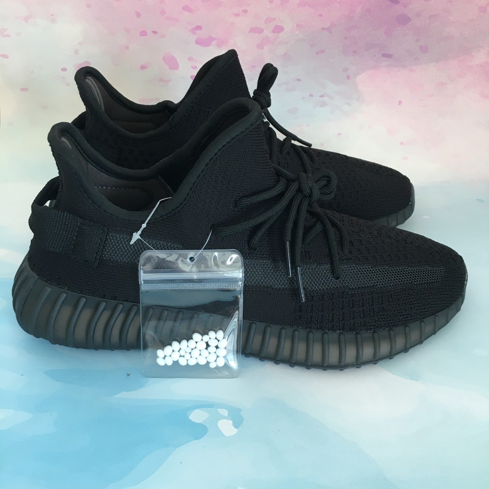 Yeezy Boost 350 v2 onyx Size 8.5