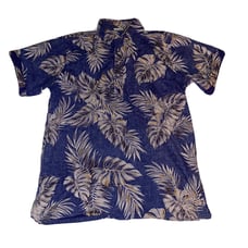 Go Barefoot Hawaiian Shirt Mens Size Small SS Reverse Print Floral 1/4 Button