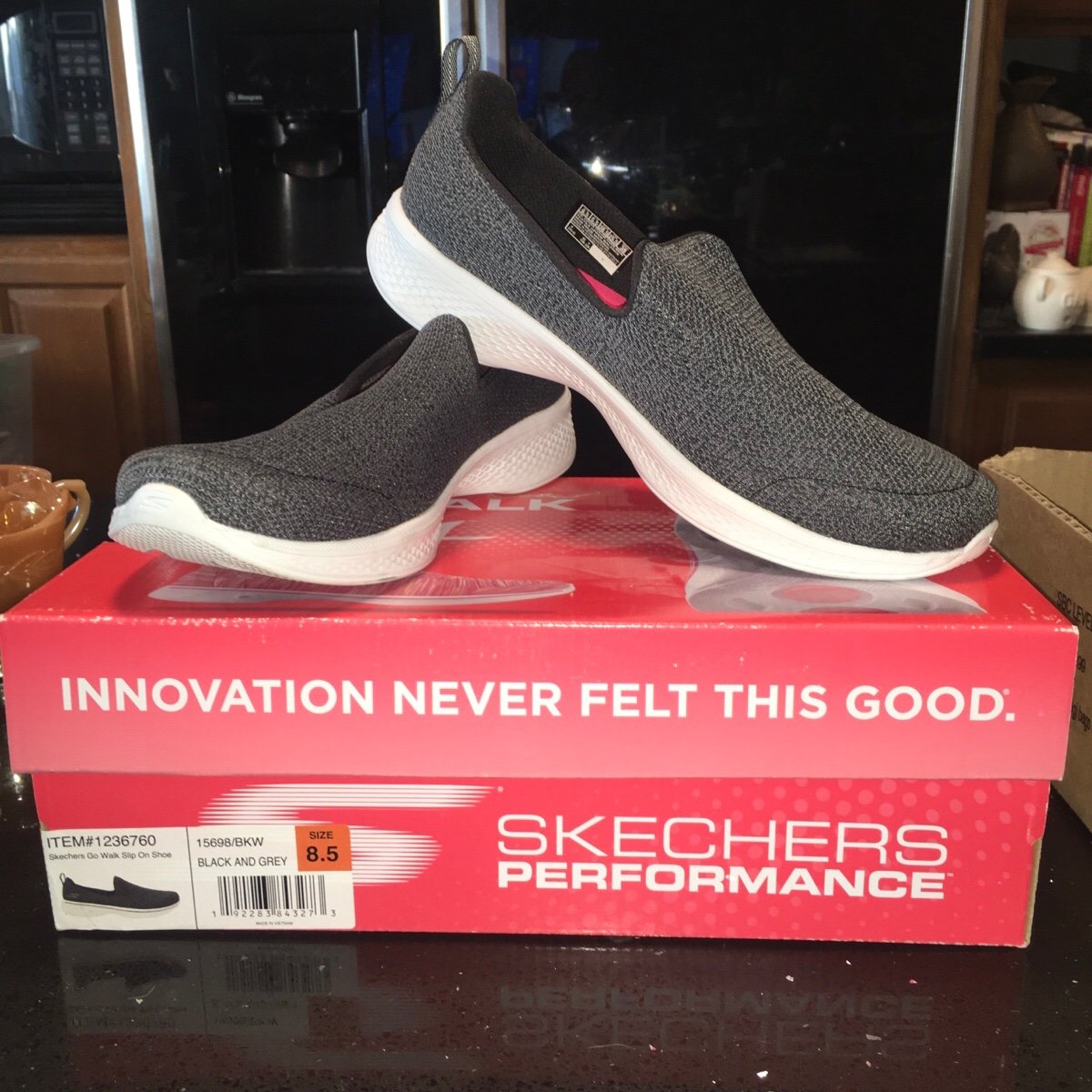 Skechers Women’s Gowalk 4 Slip On 8.5 black/Grey 15698